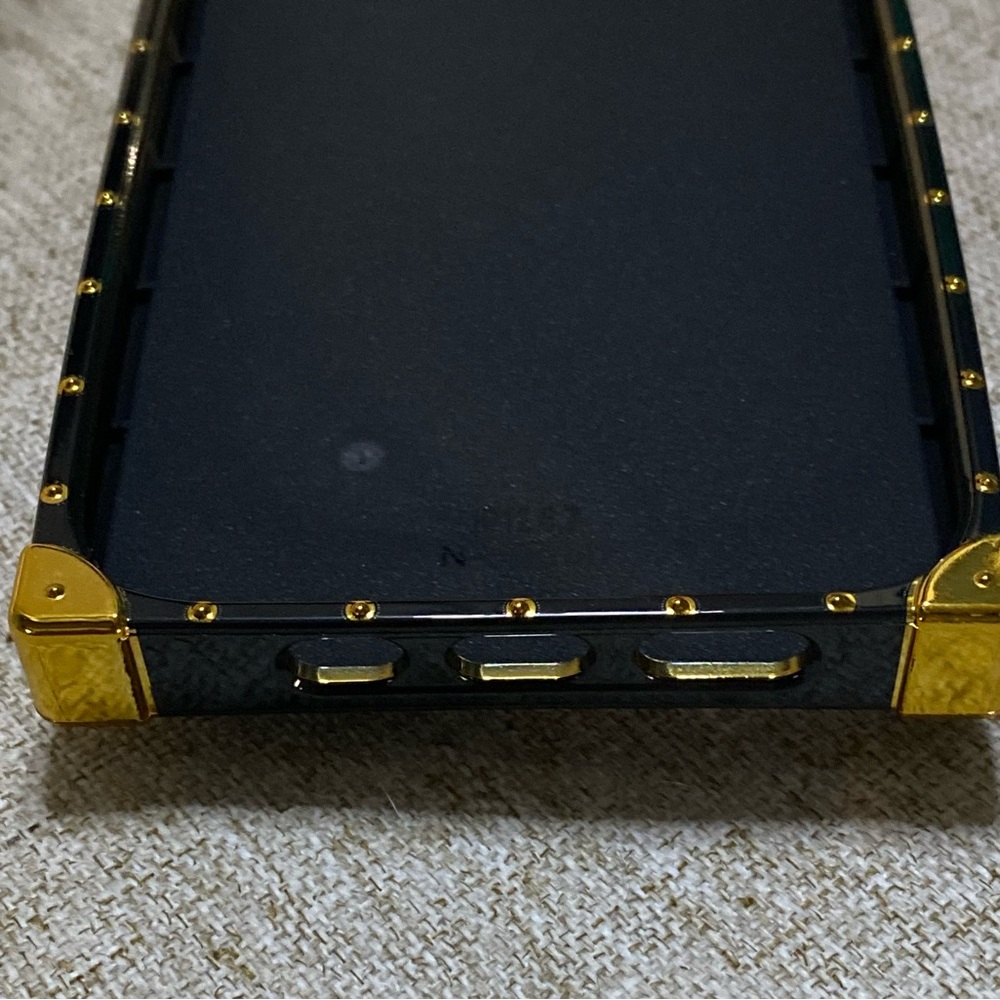 Source Unknown Black and Gold Trunk-Style Phone Case - Picture 14 of 14